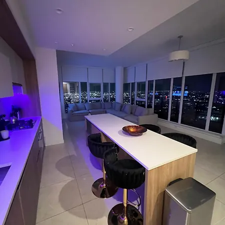 2Br With Beautiful City Views!!